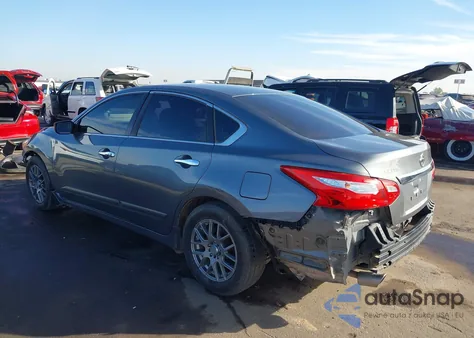 2017 Nissan Altima 2.5 S z USA, uszkodzony, nr VIN 1N4AL3AP4HN332942